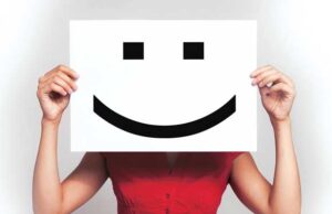 Πιο ευτυχισμένοι οι Κύπριοι σε σχέση με άλλες χρονιές