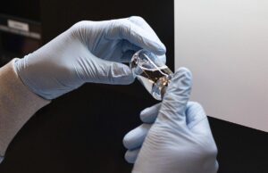 Ευρωπαϊκή στρατηγική για επιτάχυνση ανάπτυξης & παραγωγής εμβολίων για COVID-19 παρουσίασε η Κομισιόν