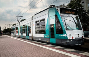 Combino: Το πρώτο τραμ χωρίς οδηγό στον κόσμο άρχισε δρομολόγια