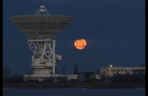 Fake moon: Η Κίνα φέρνει την «επανάσταση» κατασκευάζοντας ένα τεχνητό φεγγάρι