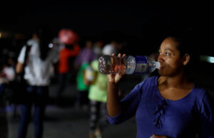 Επιστήμονες φτιάχνουν πόσιμο νερό από τον… αέρα της ερήμου