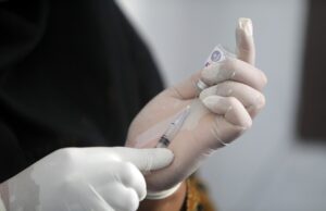 Κορονοϊός: Ξεκινούν σήμερα στις ΗΠΑ οι κλινικές δοκιμές εμβολίου