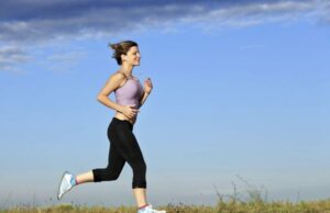 Γιατί οι ψηλές γυναίκες που ασκούνται ζουν περισσότερο