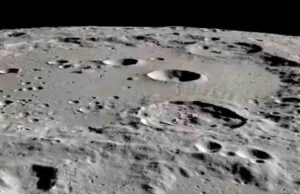 Ανιχνεύθηκε νερό στην ορατή πλευρά της Σελήνης