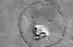 Φωτογραφία που θυμίζει αρκούδα στην επιφάνεια του Κόκκινου Πλανήτη