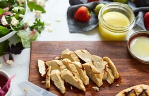 Σιγκαπούρη: Εγκρίθηκε για πρώτη φορά, παγκοσμίως, η πώληση κρέατος που έχει φτιαχτεί σε εργαστήριο