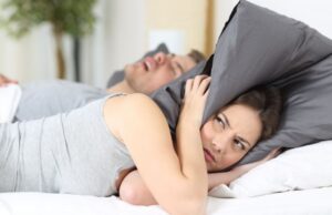 Εντονο ροχαλητό: Γιατί είναι επικίνδυνο για την υγεία