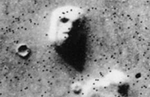 To «Πρόσωπο στον Άρη» – (“The Face on Mars”)