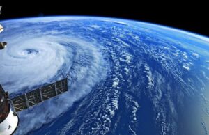 Οι αστροναύτες μπορούν να δουν τον “Σούπερ Τυφώνα” Noru από το διάστημα και οι φωτογραφίες τους είναι απίστευτες