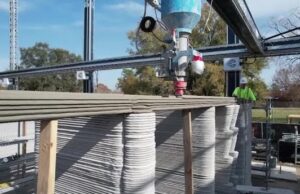 Το πρώτο εκτυπωμένο τριώροφο σπίτι (VIDEO)