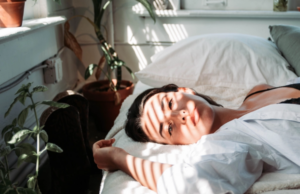 Η ορμόνη του στρες μας ξυπνά πάνω από 100 φορές κάθε βράδυ, επηρεάζοντας τη μνήμη μας