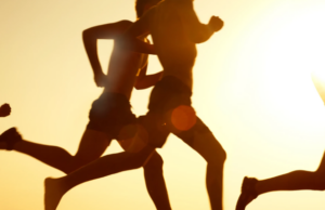 Νέα έρευνα: Η άσκηση με βάρη και η αερόβια γυμναστική μειώνουν τον κίνδυνο πρόωρου θανάτου