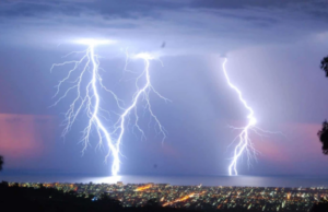 Γιατί οι αστραπές κάνουν ζικ ζακ;