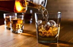 Μύθος ότι ένα-δύο ποτηράκια αλκοόλ προστατεύουν από εγκεφαλικό