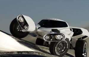 Η φουτουριστική «κυνηγός» των δρόμων (βίντεο)