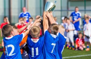 Ομαδικά αθλήματα: το καλύτερο αντικαταθλιπτικό για τα παιδιά