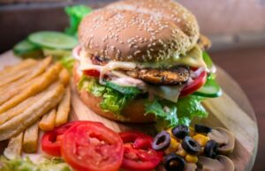 Φάτε μέσα σε 10 ώρες εντός της ημέρας για να είστε υγιείς