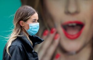 Οι μάσκες φεύγουν, ο κίνδυνος μένει – Οι οδηγίες των ξένων ειδικών