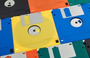 H χώρα όπου η δισκέτα αρνείται να πεθάνει