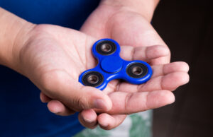 Spinners, αυτοκίνητα και μοτοσικλέτες, στην κορυφή του καταλόγου των επικίνδυνων προϊόντων