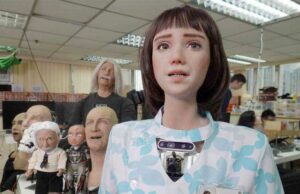 Γκρέις: Η «σχεδόν αληθινή» νοσοκόμα – ρομπότ στα χρόνια της πανδημίας (VIDEO)