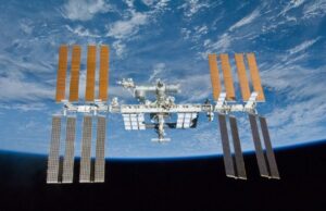 Σκάφος της SpaceX ίσως αναλάβει τη διάσωση αστροναυτών που εγκλωβίστηκαν στον ISS