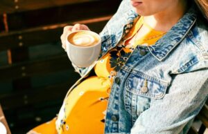 Πώς ο καφές στην εγκυμοσύνη επηρεάζει το ύψος του παιδιού