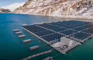 Ελβετία: Το πρώτο φωτοβολταϊκό πάρκο στον κόσμο που επιπλέει σε αλπική λίμνη