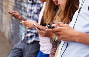 Οι σοβαρές παρενέργειες της υπερχρήσης κινητών…