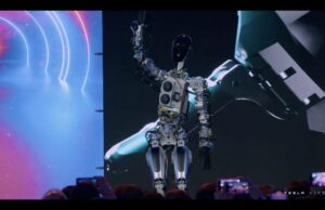Optimus: Ο Έλον Μασκ παρουσίασε ανθρωποειδές ρομπότ της Tesla