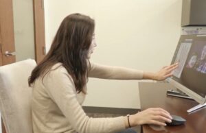 Το πρώτο «δέρμα» επαυξημένης πραγματικότητας που μεταδίδει το άγγιγμα μέσω διαδικτύου (βίντεο)