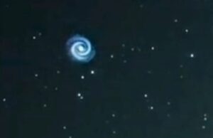 Εκτόξευση δορυφόρου δημιούργησε απόκοσμη σπείρα στον ουρανό της Χαβάης (Βίντεο)