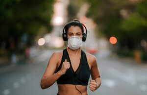 Κορωνοϊός : Tι δείχνει νέα έρευνα για τη χρήση μάσκας κατά την άσκηση