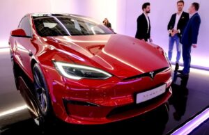 Tesla: Στημένο το βίντεο που διαφήμιζε την «πλήρως αυτόνομη οδήγηση»