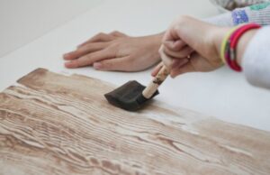 Τα χρώματα, τα βερνίκια και τα διαλυτικά συνδέονται με αυξημένο κίνδυνο για πολλαπλή σκλήρυνση