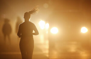 «Τυφλά τη νύχτα» – Προειδοποίηση για τα αυτοκίνητα με σύστημα ανίχνευσης πεζών