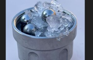 Ανακαλύφθηκε ένα τελείως νέο είδος άμορφου πάγου με πυκνότητα σχεδόν όση και του νερού