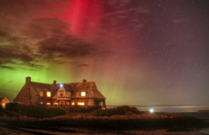 Ηλιακή καταιγίδα κατέβασε το βόρειο σέλας μέχρι τη Βρετανία