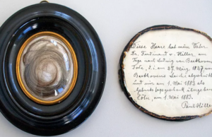 Ερευνητές αναζητούν τα αίτια θανάτου του Μπετόβεν αναλύοντας τούφες από τα μαλλιά του