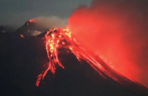Έκρηξη ηφαιστείου στη Ρωσία έθαψε τις γύρω περιοχές στη στάχτη (Photos-Videos)