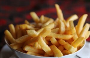 Συνδέονται οι τηγανητές πατάτες με την κατάθλιψη; Τι δείχνει νέα έρευνα