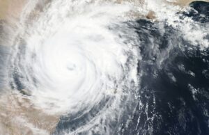 Η NASA εκτοξεύει μικροσκοπικούς δορυφόρους για την παρακολούθηση καταιγίδων