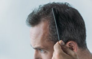 Εντοπίστηκε ο μηχανισμός εμφάνισης γκρίζων τριχών και ανοίγει ο δρόμος να τις εξαφανίσουμε