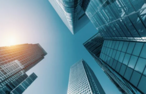 H Νέα Υόρκη βυθίζεται από το βάρος των ουρανοξυστών της