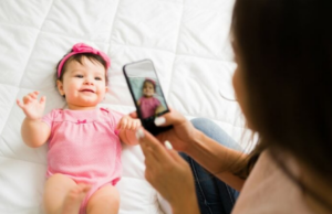 Τα πρώτα μωρά των social media μεγάλωσαν. Και έχουν τρομοκρατηθεί