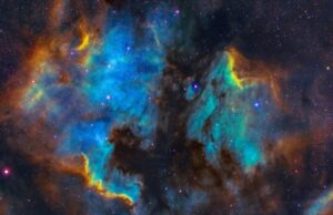 Η NASA αποκάλυψε τα αληθινά χρώματα του σύμπαντος (PHOTOS)