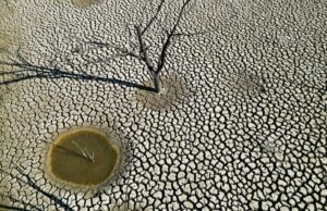 Κλιματική αλλαγή και υπερκατανάλωση ρίχνουν τη στάθμη στις μισές λίμνες του κόσμου