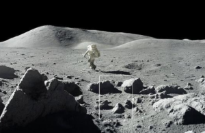 NASA: Ισως υπάρχει ζωή στη Σελήνη και θα ψάξουμε να την βρούμε