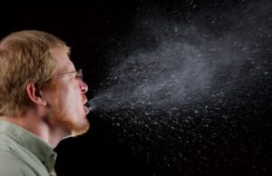 Τι αποκάλυψε για τη μετάδοση της Covid-19 το πρώτο πείραμα εσκεμμένης μόλυνσης