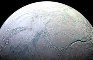 Ο υπόγειος ωκεανός του Εγκέλαδου, του φεγγαριού του Κρόνου, περιέχει ένα βασικό δομικό στοιχείο για τη ζωή